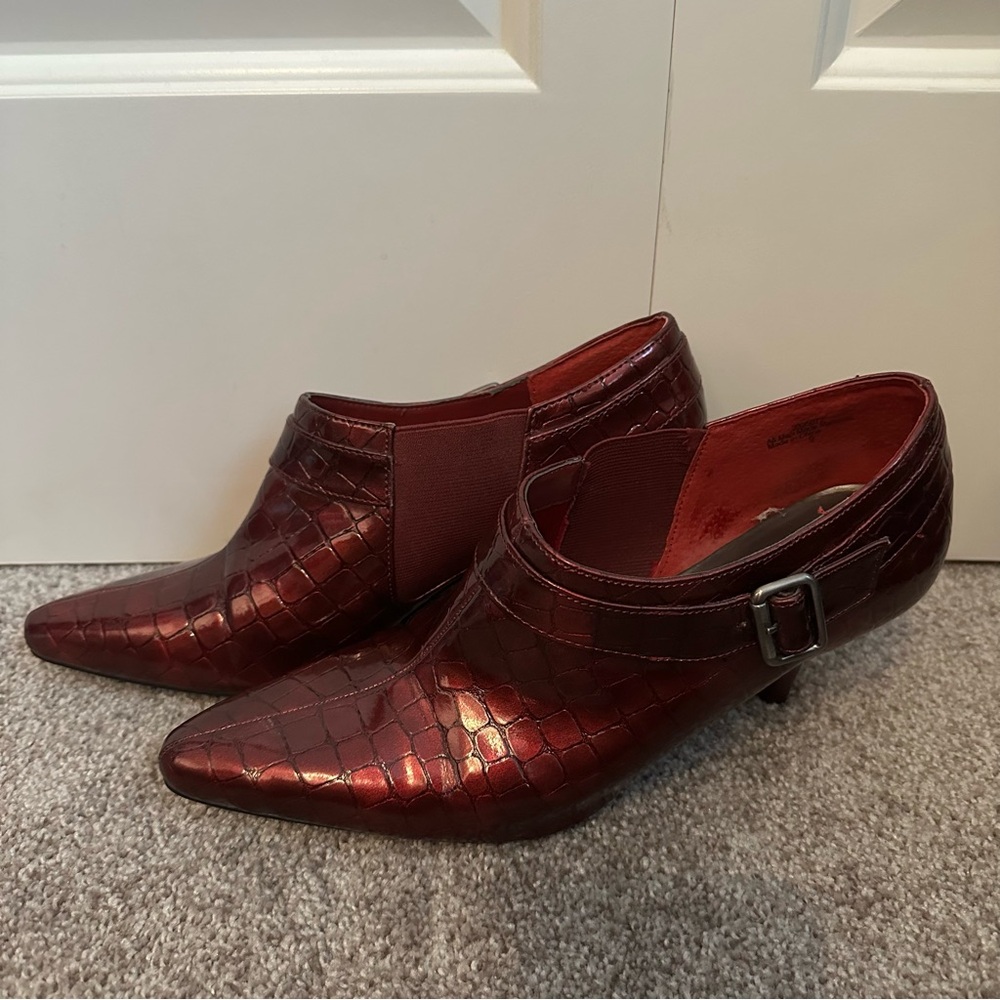 Kelly & Katie Burgundy Ruby Croc-Embossed Heeled Shoes